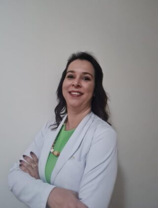 Dra. Aline Abadia Neves Alves Bartolomei